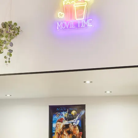Διαμέρισμα Salle De Cinema Privee Au Centre De 4pers Ταρμπ